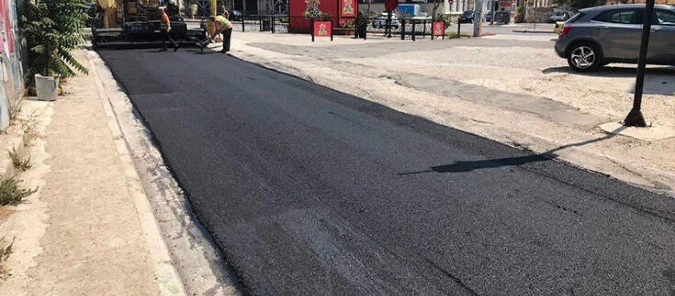 Δήμος Αθηναίων: 65.000 τ.μ. ασφαλτοστρώσεις μέσα στον Αύγουστο (φωτό)